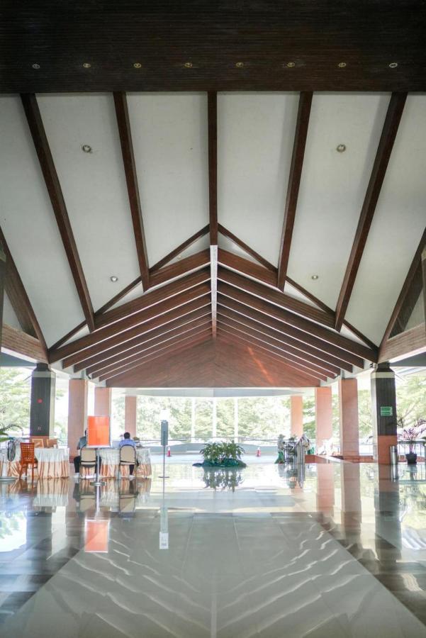 Uniland Golf & Resort Nakhon Pathom Eksteriør bilde
