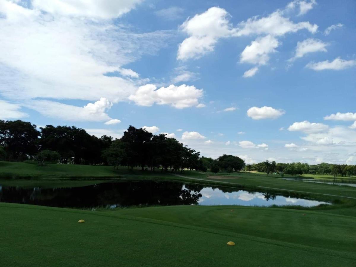Uniland Golf & Resort Nakhon Pathom Eksteriør bilde