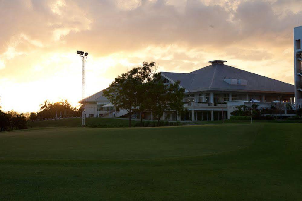 Uniland Golf & Resort Nakhon Pathom Eksteriør bilde