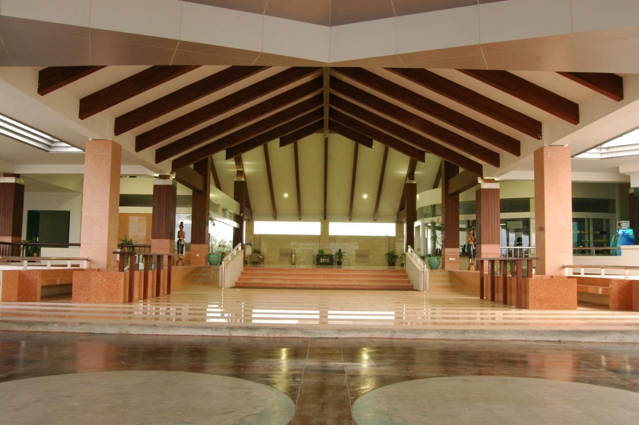 Uniland Golf & Resort Nakhon Pathom Eksteriør bilde