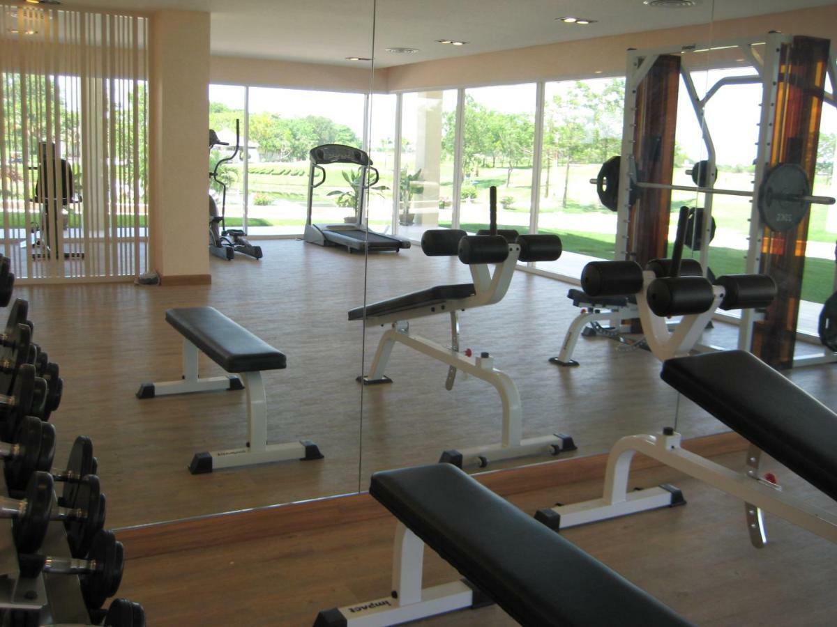 Uniland Golf & Resort Nakhon Pathom Eksteriør bilde